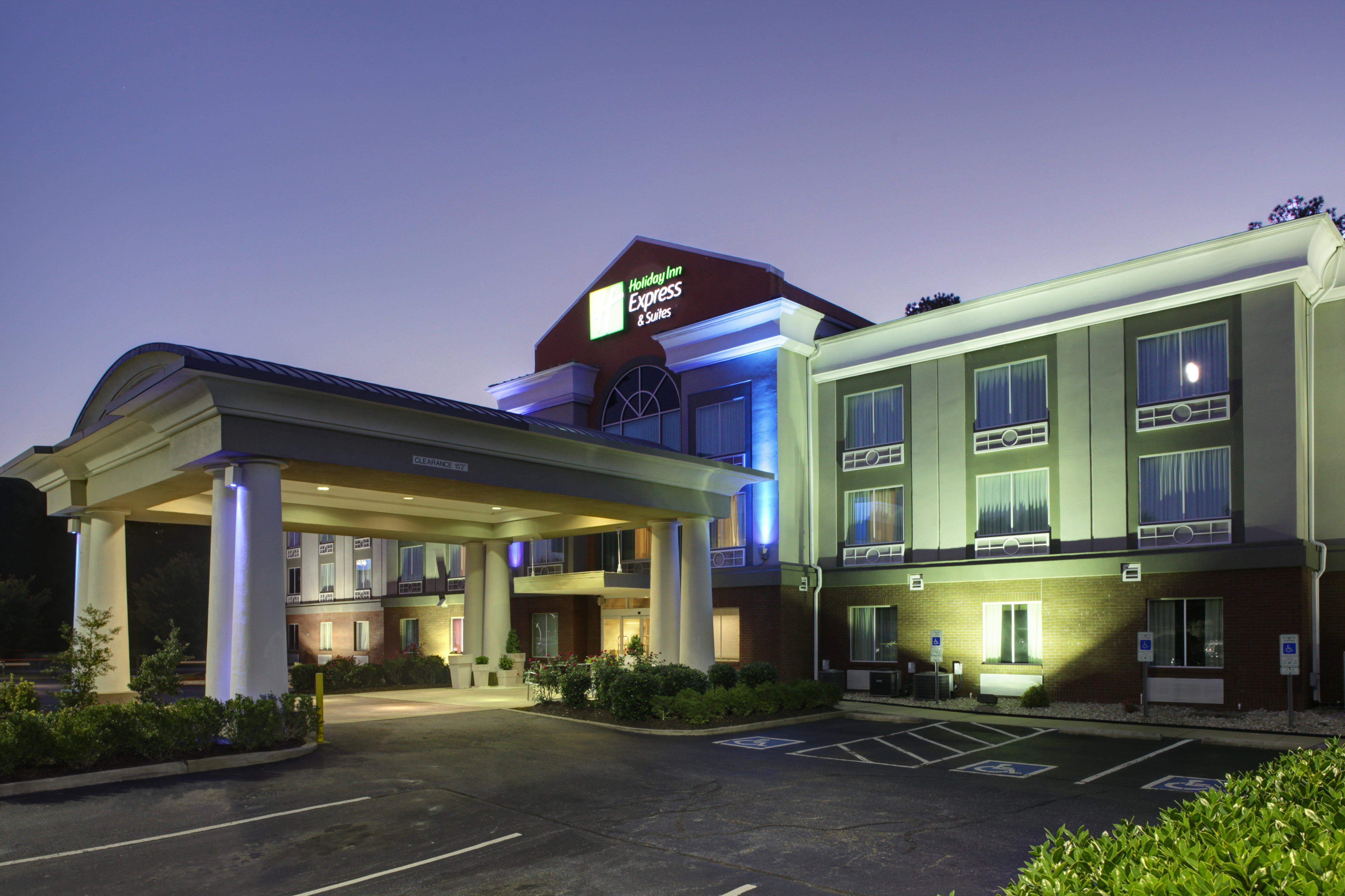 Holiday Inn Express Hotel & Suites Emporia By Ihg Exterior foto