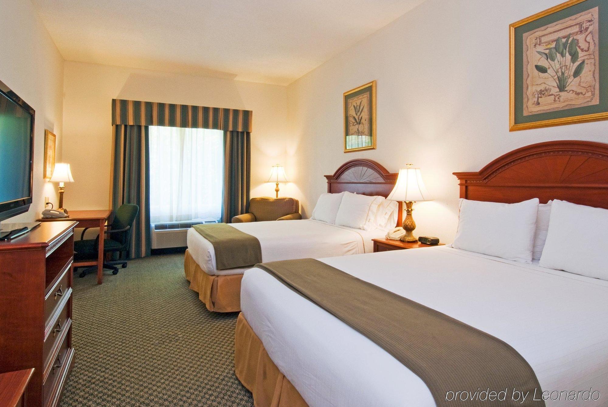 Holiday Inn Express Hotel & Suites Emporia By Ihg Zimmer foto